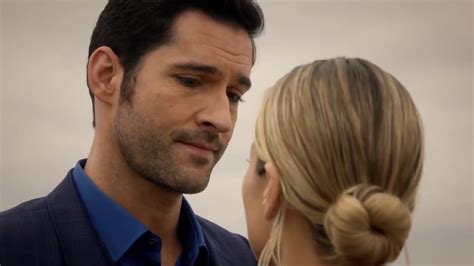 lucifer and chloe kiss|Lucifer kissing scenes.